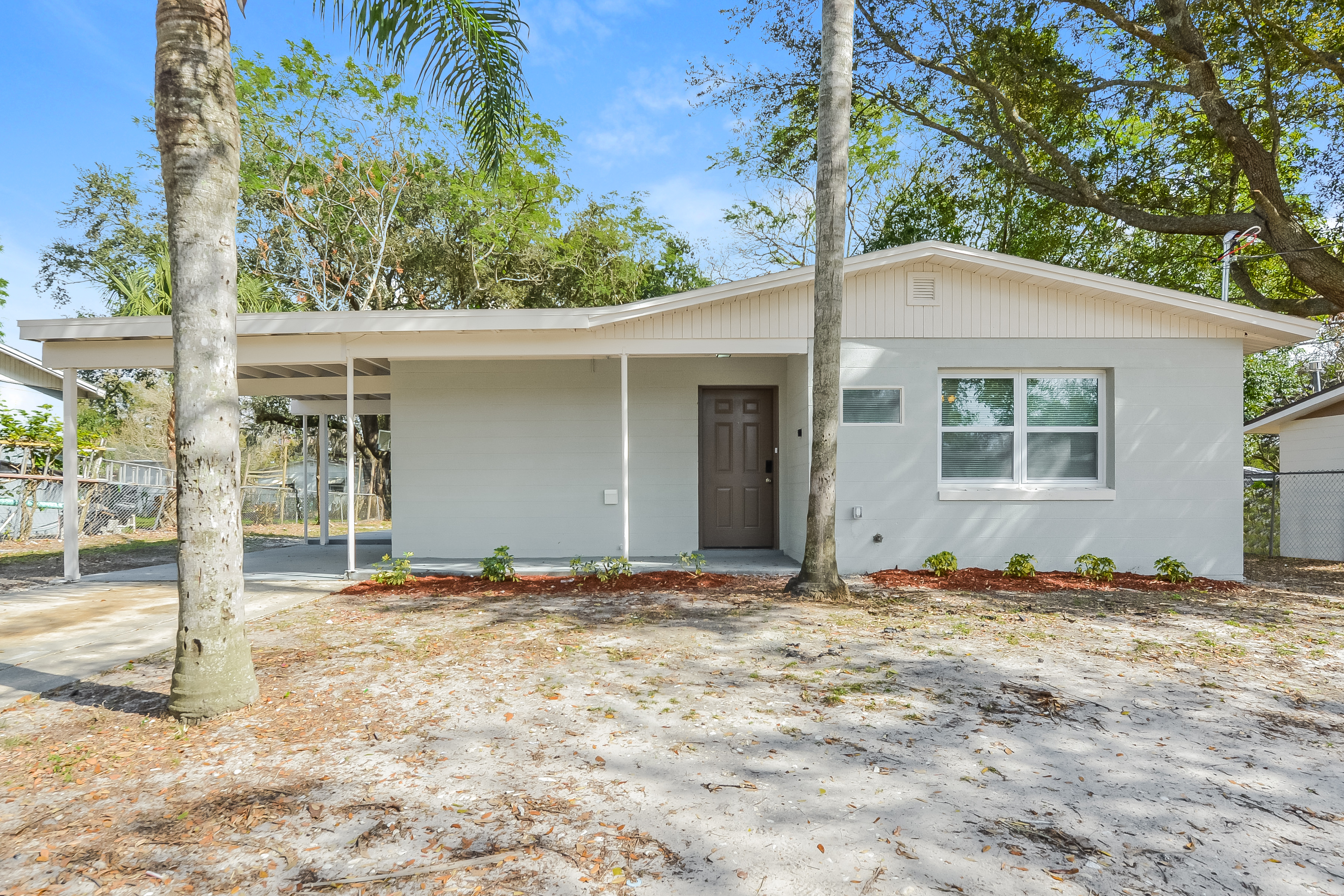 1070 Emerald Dr Mount Dora, FL 32757